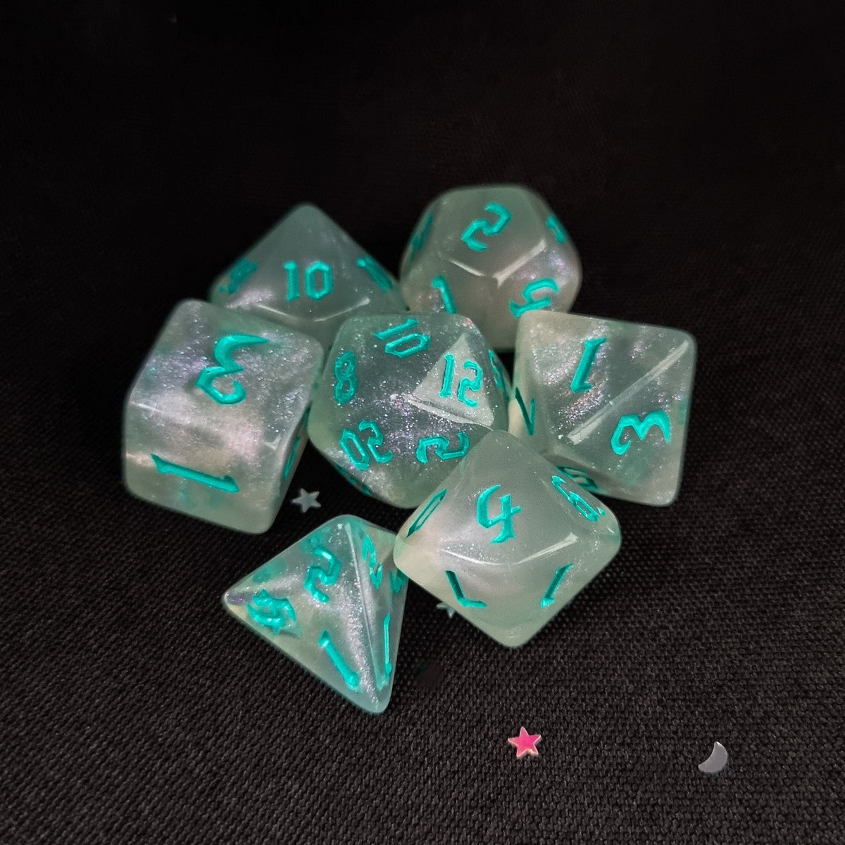 Frozen Heart – dice poly set