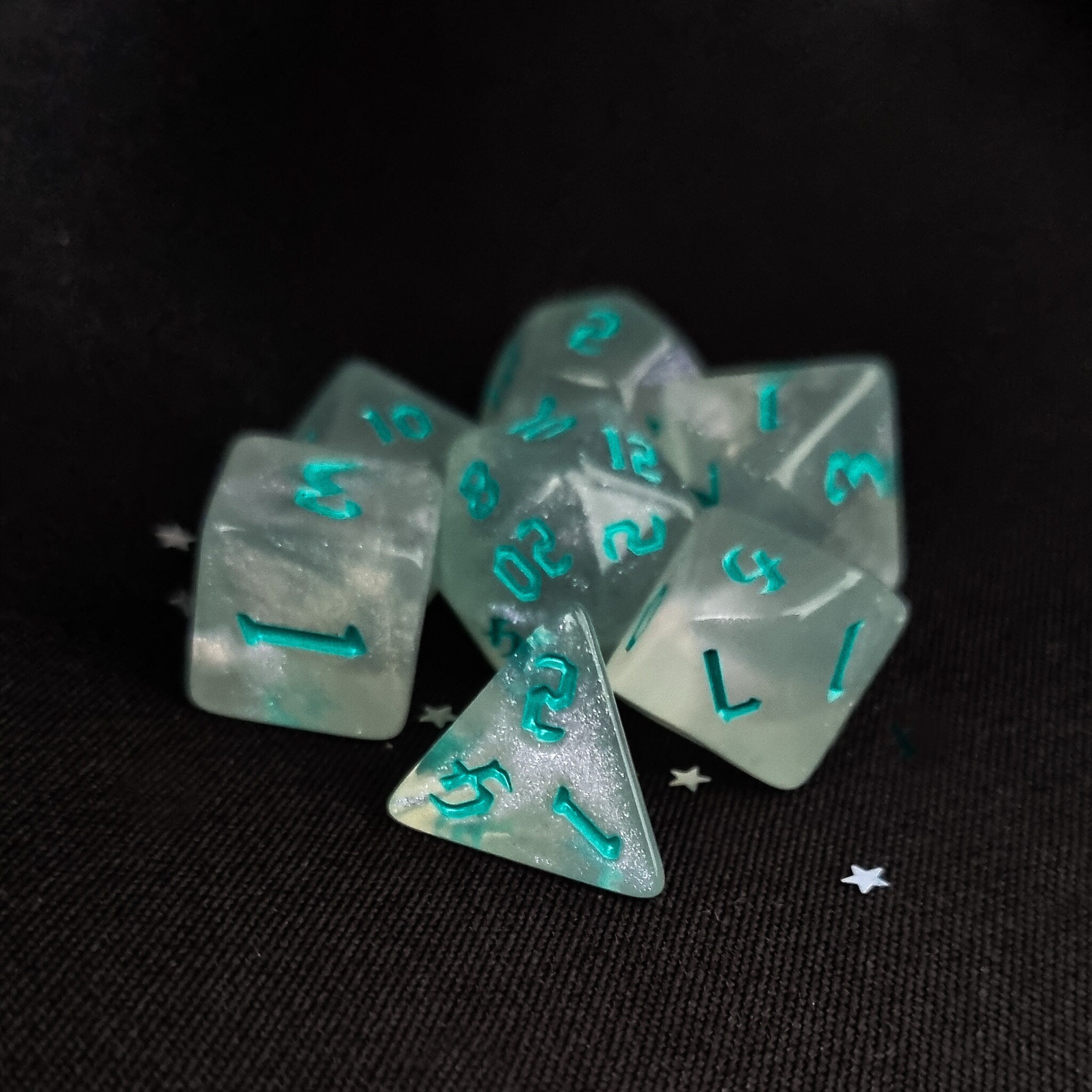 Frozen Heart – dice poly set